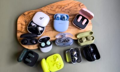 Wireless earbuds